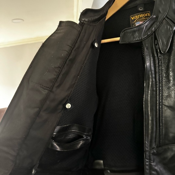 Vanson Black Leather Bomber Jacket - Picture 3 of 6